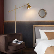 Lampadaire doré salon