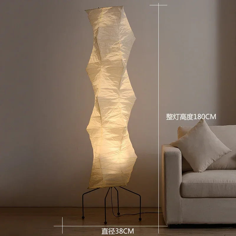 Lampe sur pied sculpturale Wabi