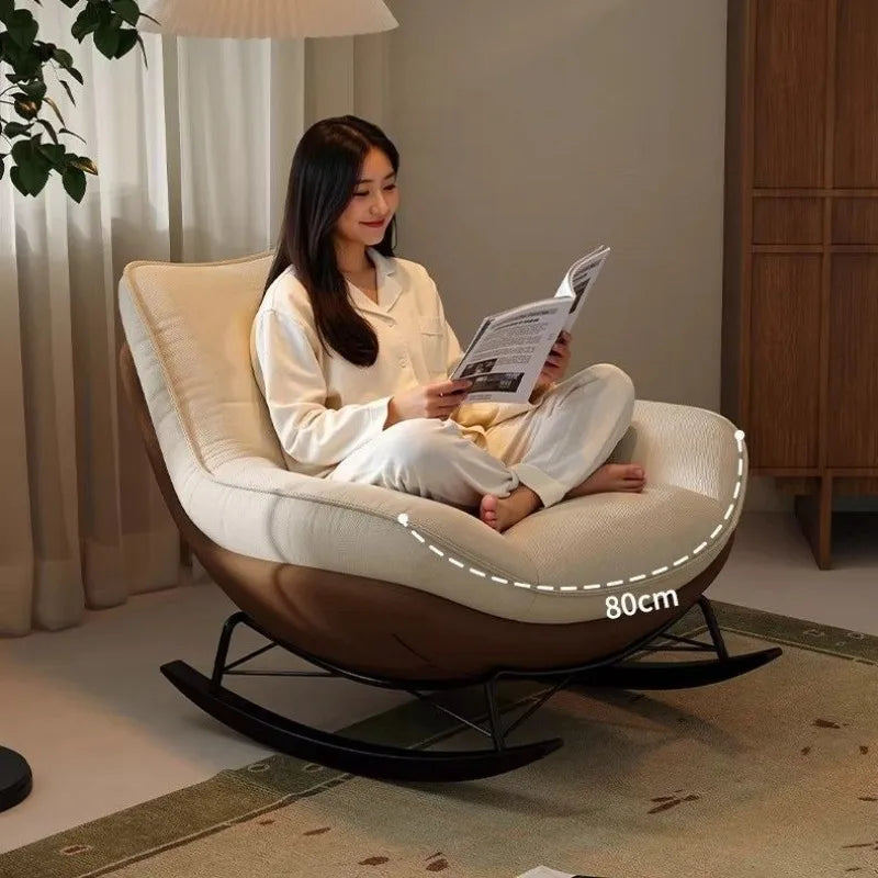 Fauteuil à bascule moderne