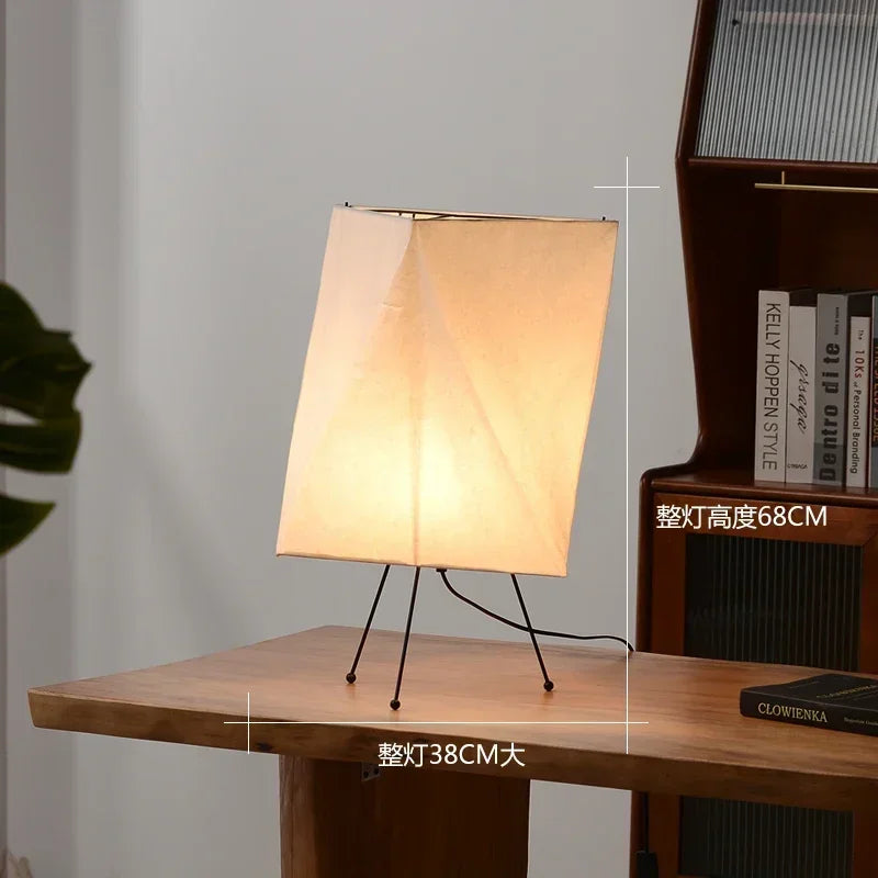 Lampe sur pied sculpturale Wabi