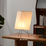 Lampe sur pied sculpturale Wabi