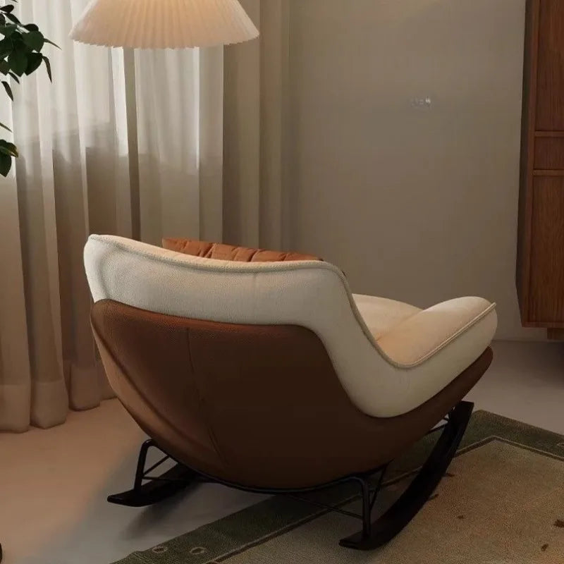 Fauteuil à bascule moderne